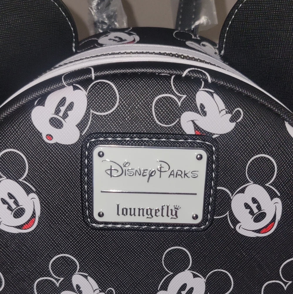 Disney Parks x LoungeFly Mickey Mouse Backpack NWT - Picture 4 of 8
